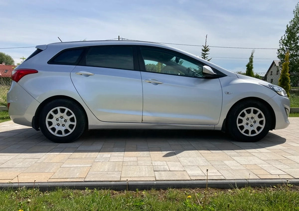 Hyundai I30 cena 26000 przebieg: 191000, rok produkcji 2013 z Szczytna małe 562